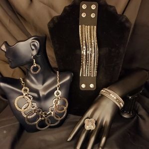 Necklace set bracelet ring snap bracelet